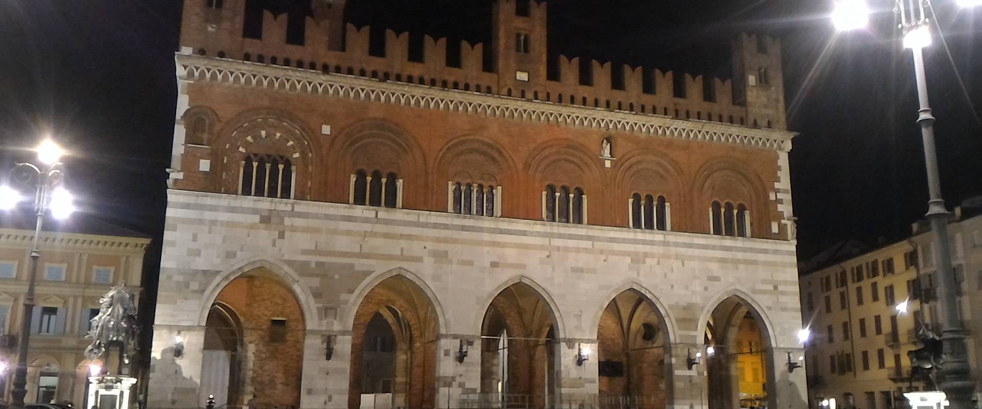 Palazzo Comunale di Piacenza foto di Margherito1